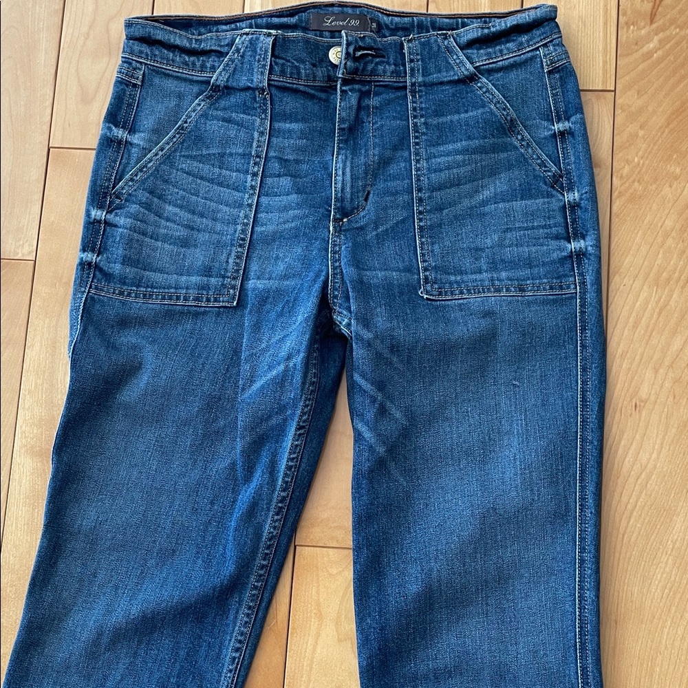 28   Women’s Straight Leg Dark Blue Jeans
